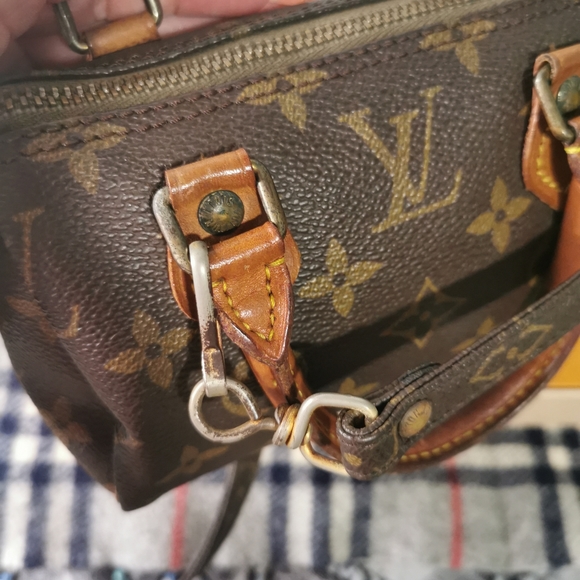(Sold)100% Authentic LV Mini  Monogram Crossbody Bag - Picture 16 of 16